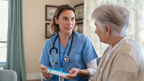 Ärztin besricht Cholesterin Medikamente