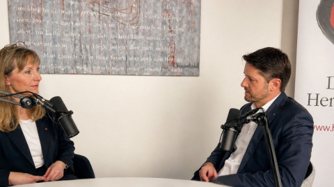 Ruth Ney und Friso Jannsen im Podcast-Gespräch