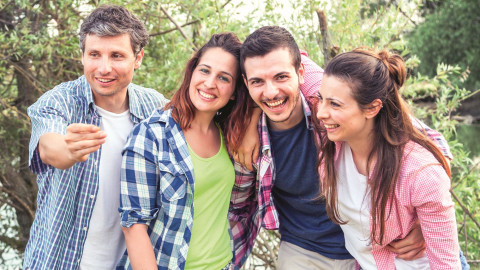 Gruppe junger Menschen